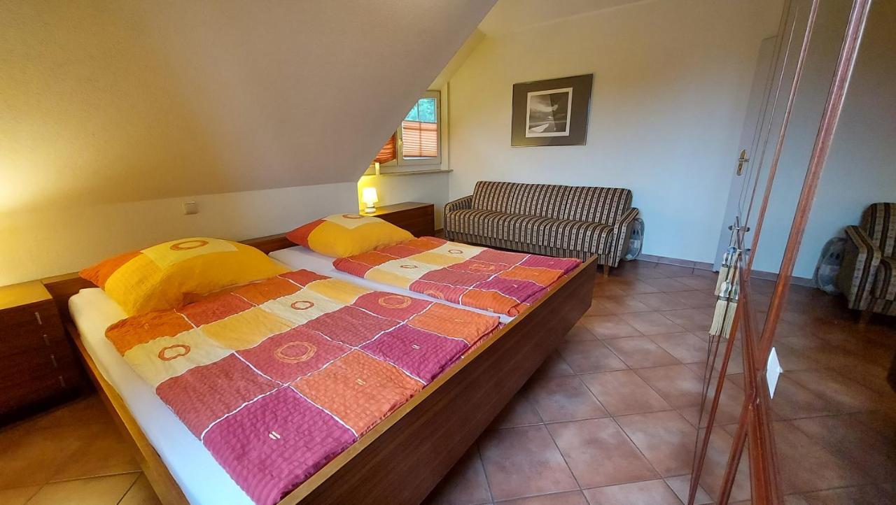 Ferienwohnung Im Uhlenhuus Wiek auf Rügen Exteriör bild