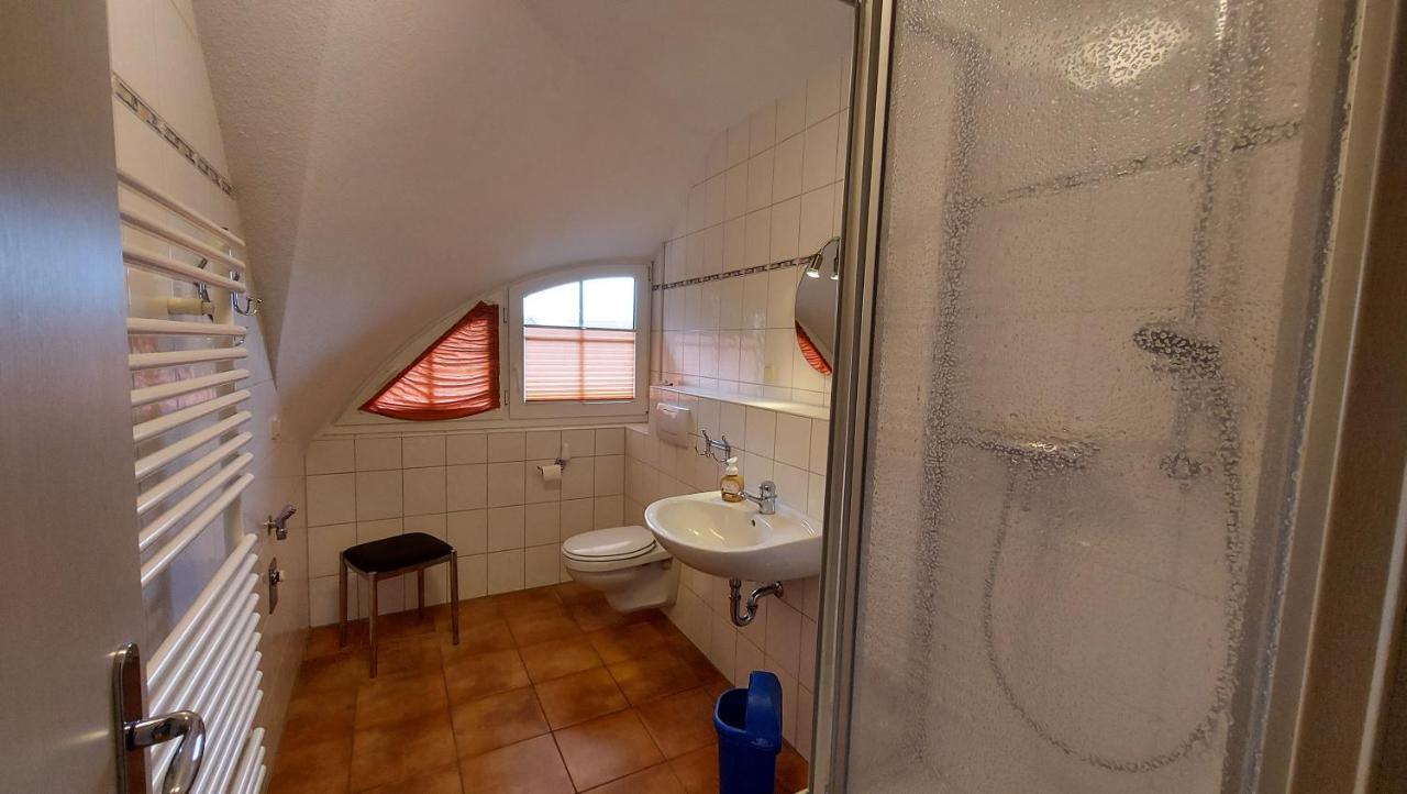 Ferienwohnung Im Uhlenhuus Wiek auf Rügen Exteriör bild