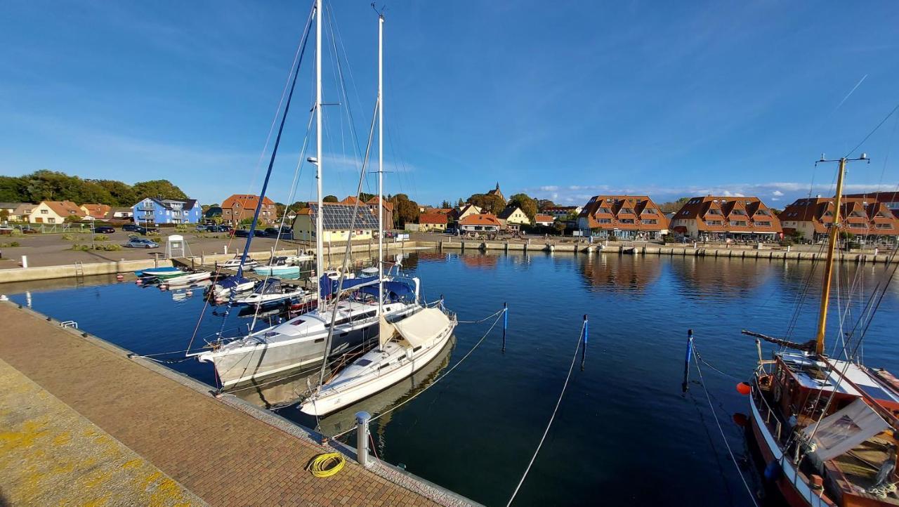 Ferienwohnung Im Uhlenhuus Wiek auf Rügen Exteriör bild