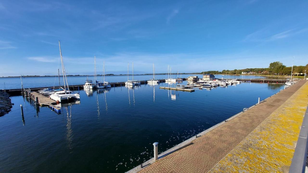 Ferienwohnung Im Uhlenhuus Wiek auf Rügen Exteriör bild