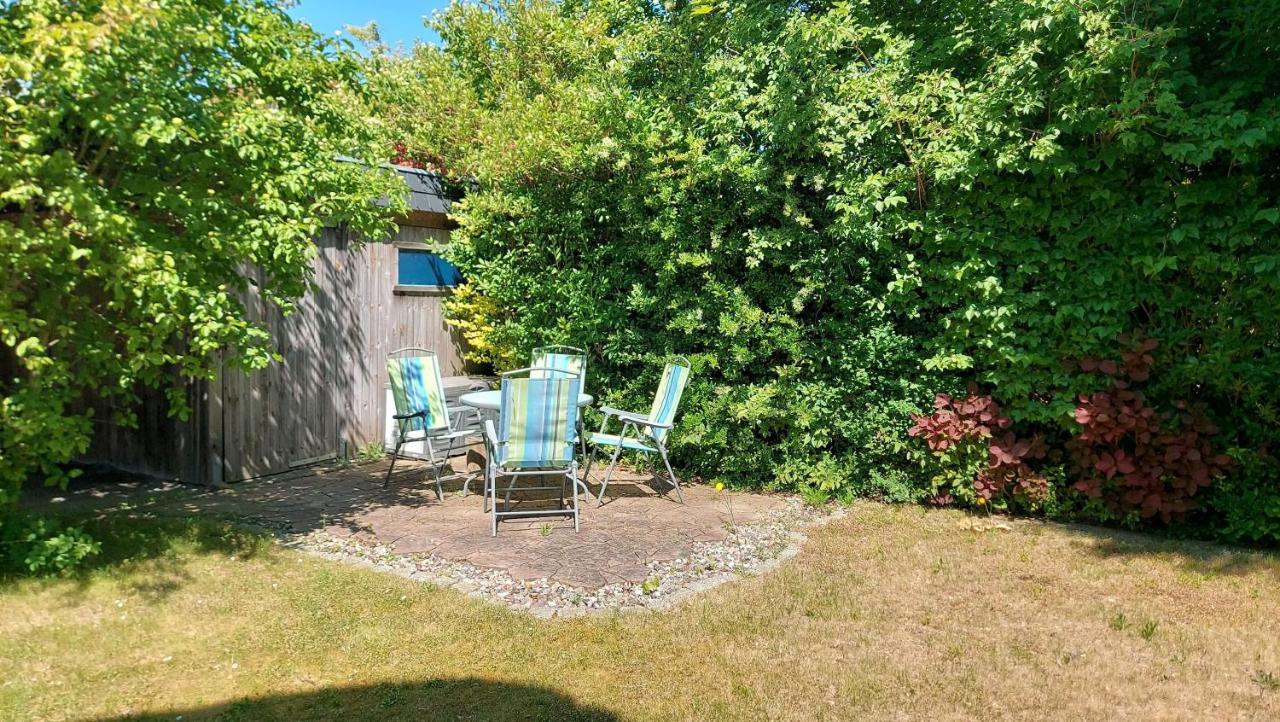Ferienwohnung Im Uhlenhuus Wiek auf Rügen Exteriör bild