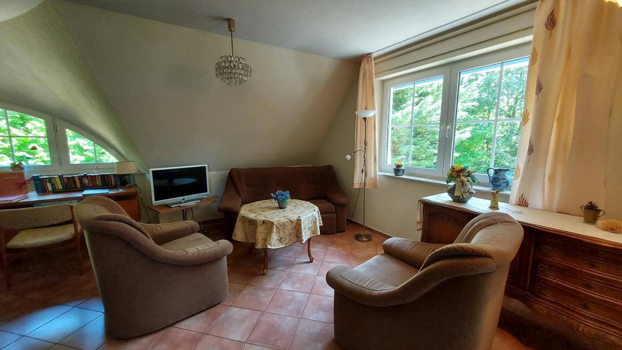 Ferienwohnung Im Uhlenhuus Wiek auf Rügen Exteriör bild